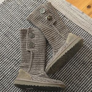 UGG Cardi Knit Ankle Boots, Size 2, Damaged But Good Condition, Stylish!